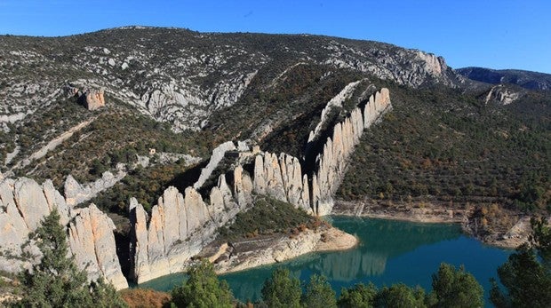 La Muralla China de Finestre, cuyo nombre real es Roques de la Vila, ubicada en Aragón